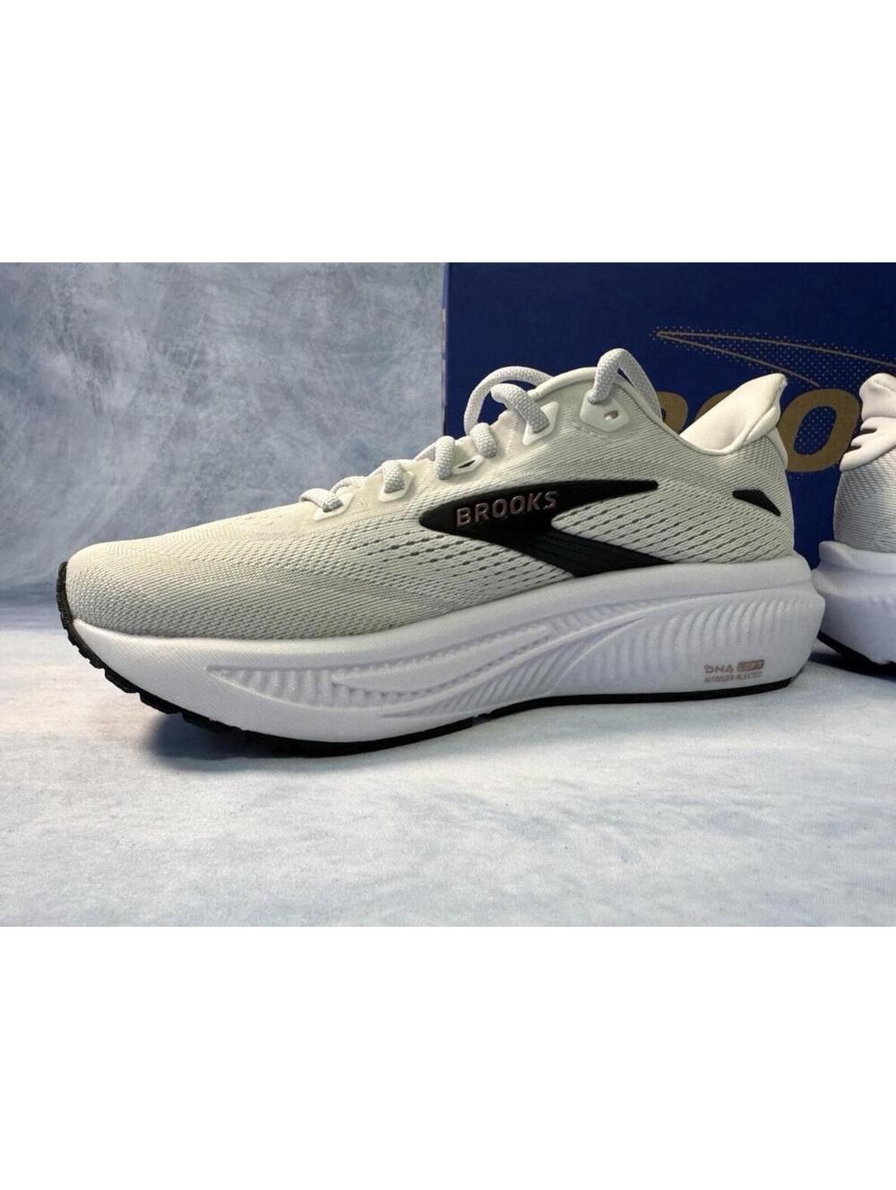 Brooks Ghost 18 Women's Running Training Gym Shoes White Rose Gold Size 7.5 - Picture 14 of 15